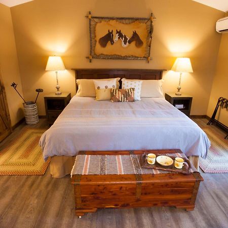 Red Tail Ranch Bed & Breakfast Groveland Oda fotoğraf